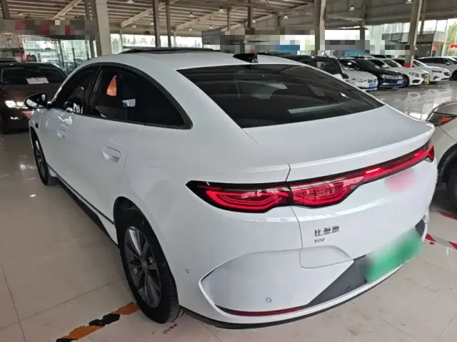 BYD Qin L — Фото автомобиля 4