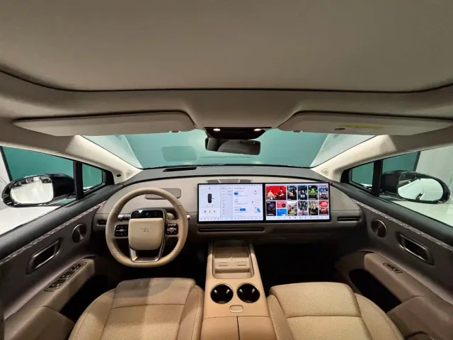 Li Auto i8 — Фото автомобиля 10