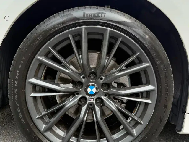 BMW 3 Series — Фото автомобиля 14