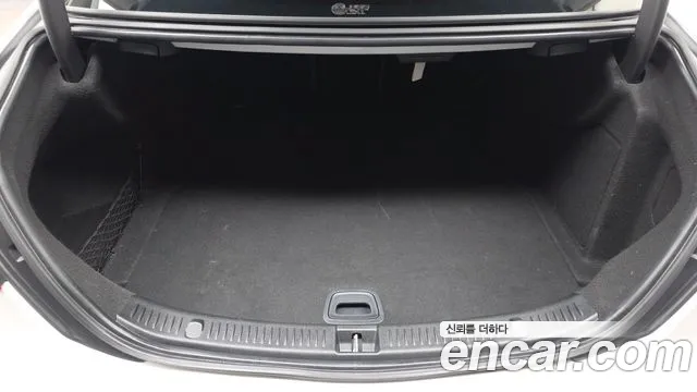 Mercedes-Benz E-Class — Фото автомобиля 18