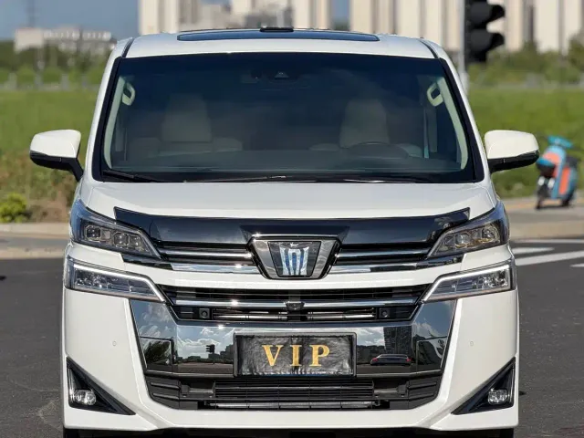 Toyota Vellfire — Фото автомобиля 2