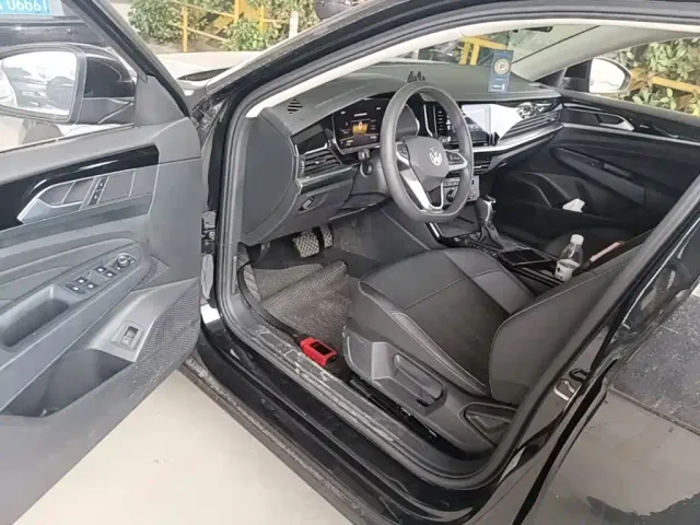 Volkswagen Passat — Фото автомобиля 15