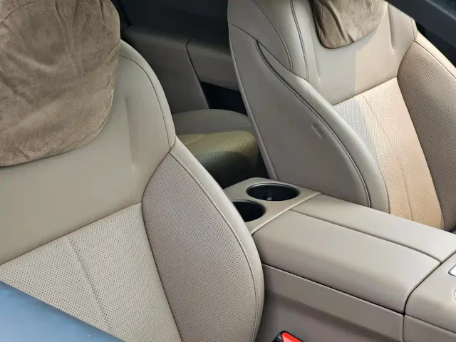 Li Auto i8 — Фото автомобиля 17