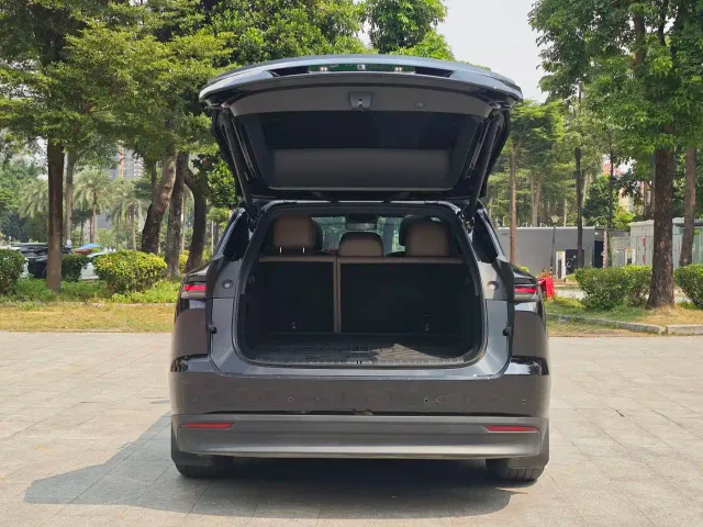 Li Auto i6 — Фото автомобиля 23
