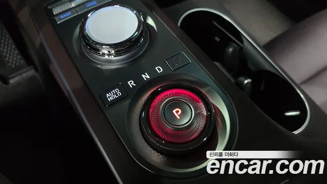 Genesis GV70 — Фото автомобиля 8