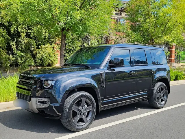 Land Rover Defender — Фото автомобиля 16
