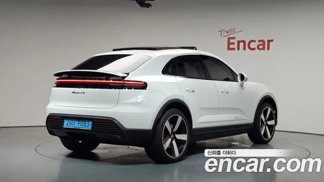 Porsche Macan — Фото автомобиля 2