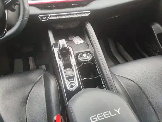 Geely Binyue — Фото автомобиля 15