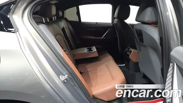 BMW 5 Series G60 — Фото автомобиля 18