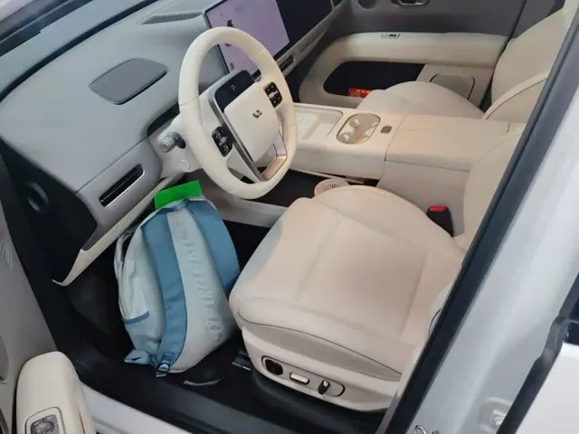 Li Auto i6 — Фото автомобиля 14