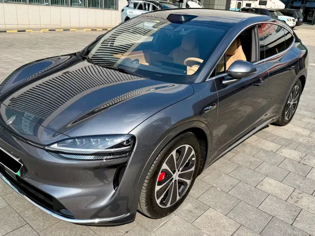 Фотография автомобиля — Luxeed R7