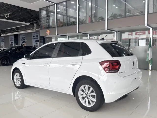 Volkswagen Polo — Фото автомобиля 13