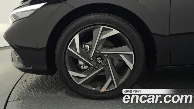 Hyundai Avante CN7 — Фото автомобиля 5