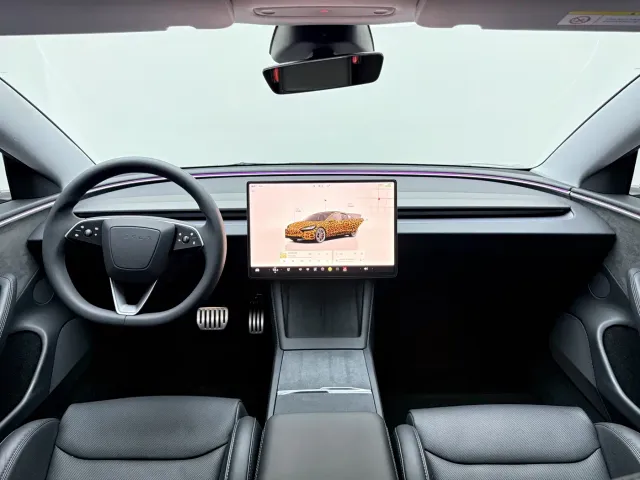 Tesla Model 3 — Фото автомобиля 14