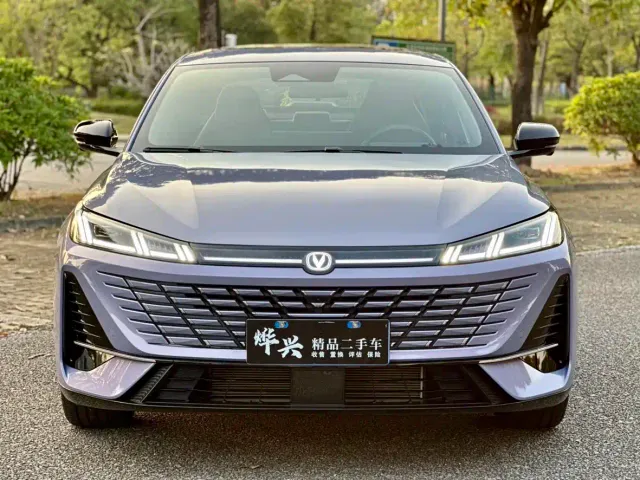 Changan Eado — Фото автомобиля 2