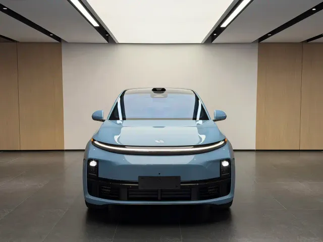 Li Auto L7 — Фото автомобиля 2