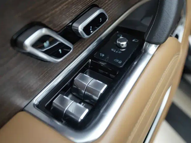 Land Rover Range Rover — Фото автомобиля 13