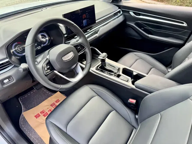 Geely Emgrand — Фото автомобиля 10