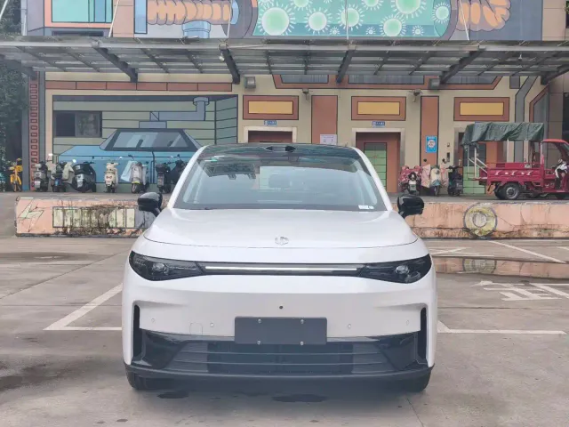 Leapmotor C10 — Фото автомобиля 2