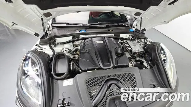 Porsche Macan — Фото автомобиля 6