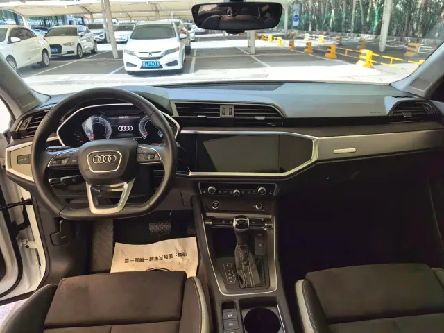 Audi Q3 — Фото автомобиля 14
