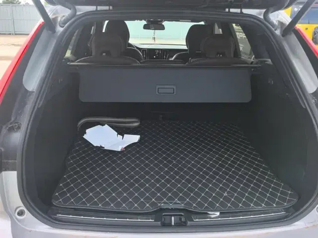Volvo XC60 — Фото автомобиля 4