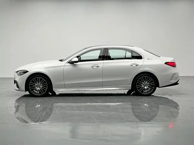 Mercedes-Benz C-Class — Фото автомобиля 3