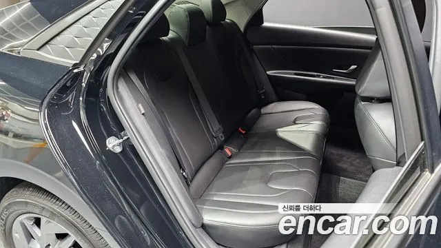 Hyundai AVANTE Новый Avante (CN7) — Фото автомобиля 11