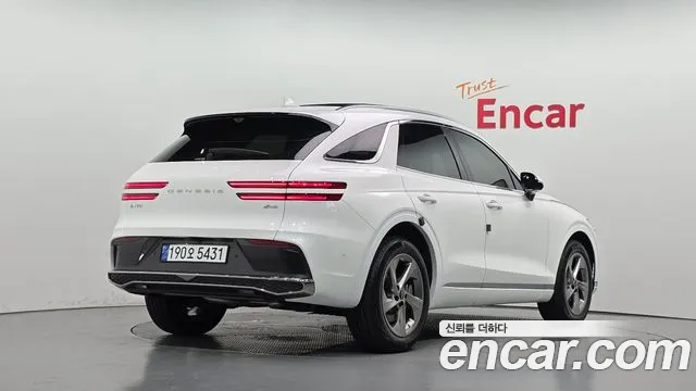 Genesis GV70 2.5T Бензин AWD — Фото автомобиля 2