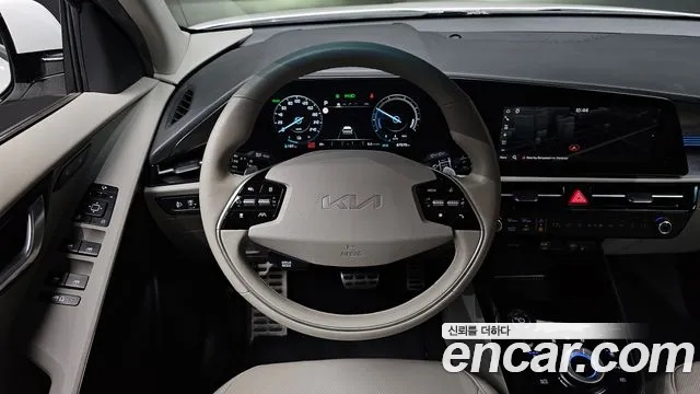 Kia Niro Niro (New) — Фото автомобиля 12