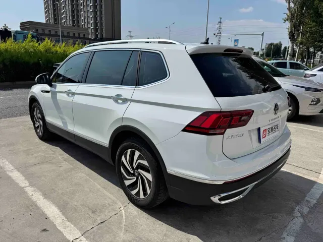 Volkswagen Tiguan L — Фото автомобиля 3