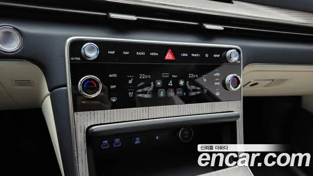 Genesis GV80 — Фото автомобиля 25