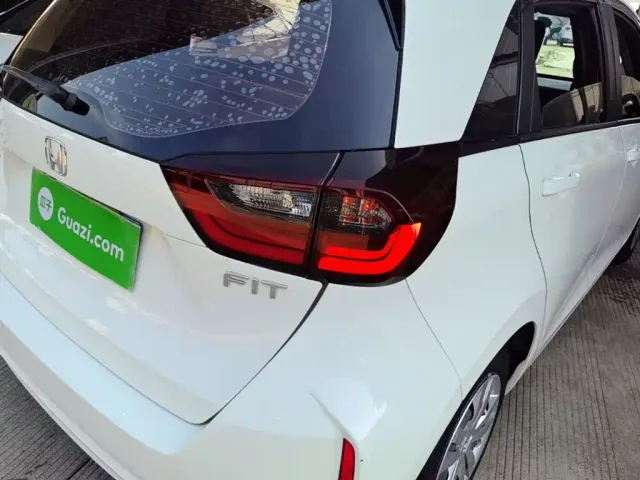 Honda Fit — Фото автомобиля 7