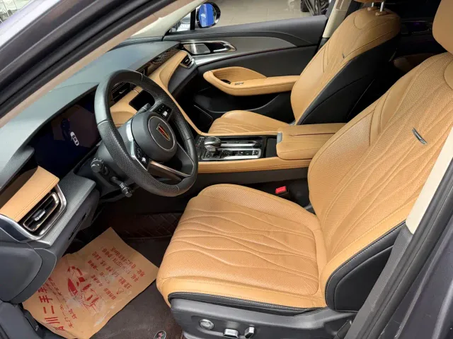 Hongqi H5 — Фото автомобиля 4
