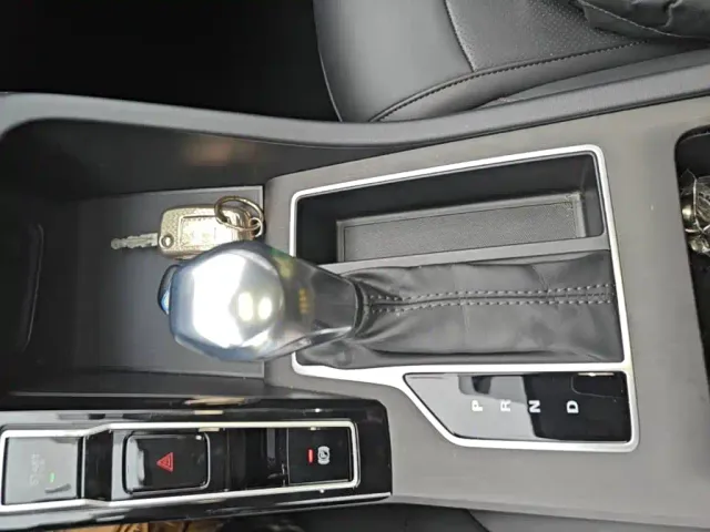 Roewe i5 — Фото автомобиля 13
