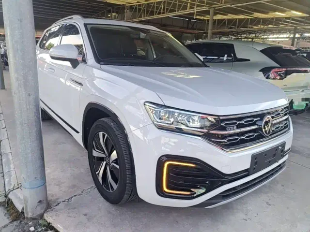 Volkswagen Tayron GTE Plug-in Hybrid — Фото автомобиля 3