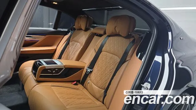 BMW 7 Series — Фото автомобиля 18