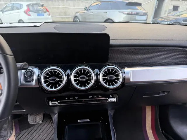 Mercedes-Benz GLB-Class — Фото автомобиля 26