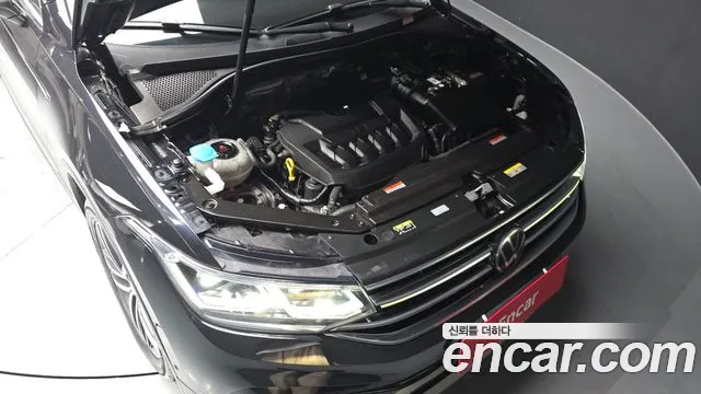 Volkswagen Tiguan — Фото автомобиля 6