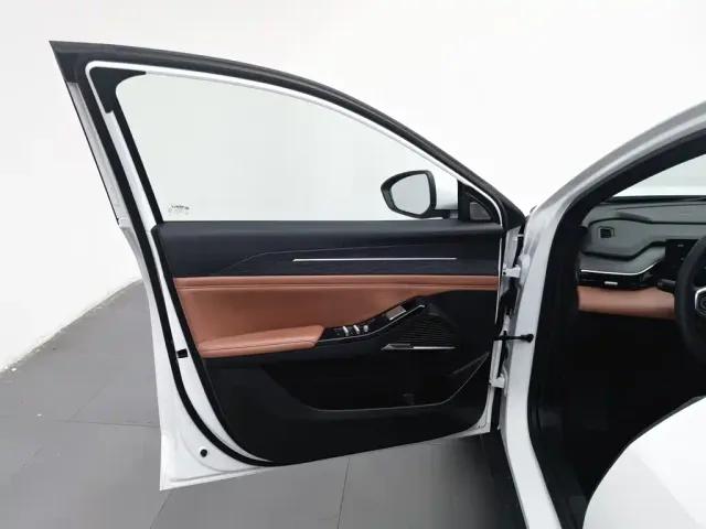 Geely Galaxy L6 — Фото автомобиля 8