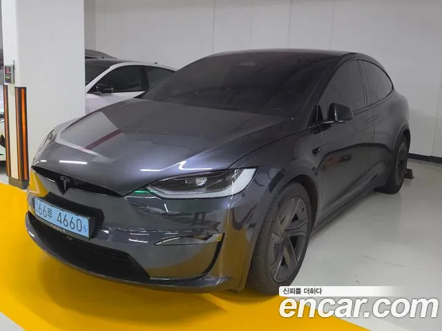 Tesla Model X — Фото автомобиля 2