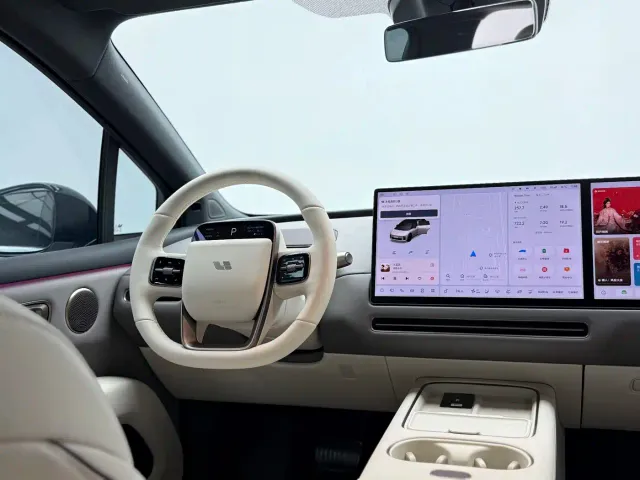 Li Auto i6 — Фото автомобиля 17