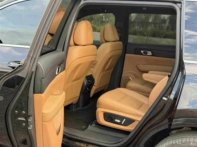 Li Auto ONE — Фото автомобиля 8