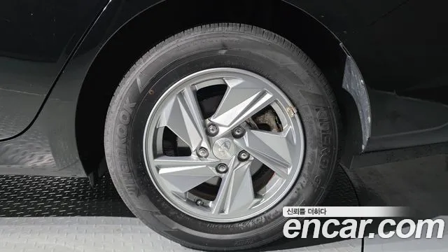 Hyundai Avante CN7 — Фото автомобиля 21