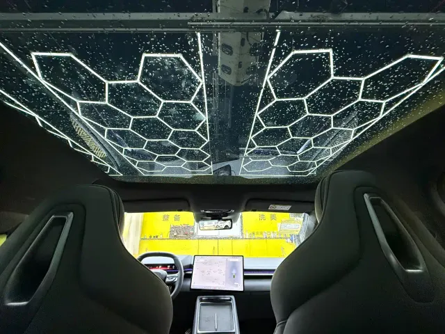 Xpeng P7 — Фото автомобиля 16