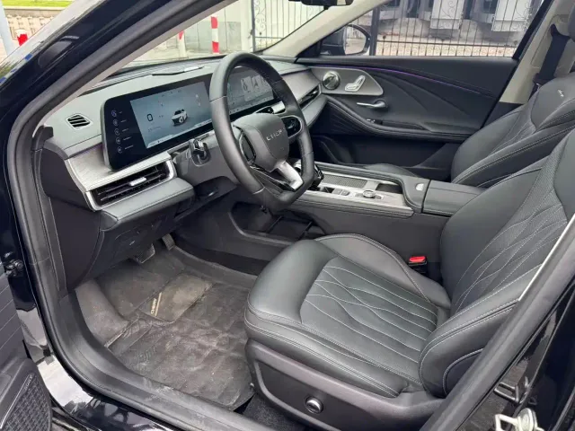 Chery Arrizo 8 — Фото автомобиля 8