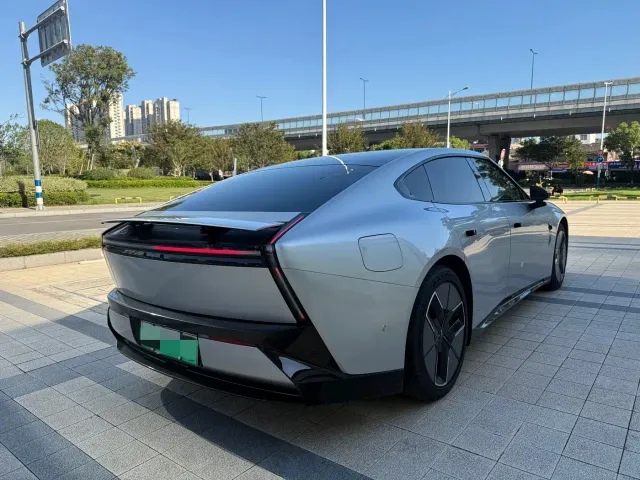 Xpeng P7 — Фото автомобиля 14