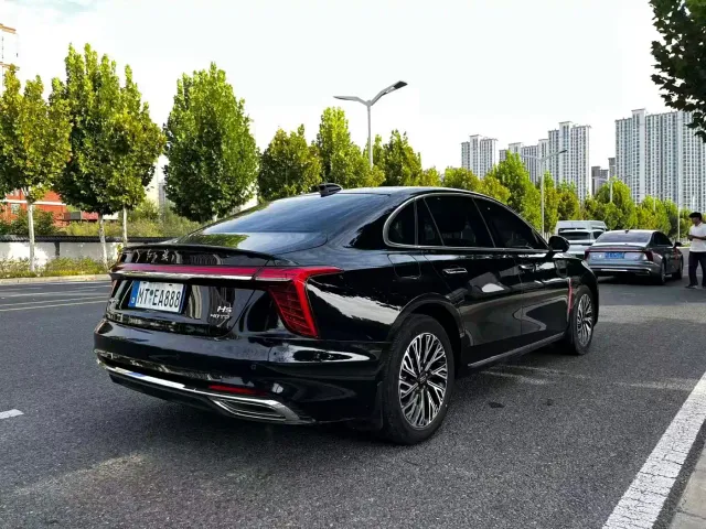 Hongqi H5 — Фото автомобиля 9