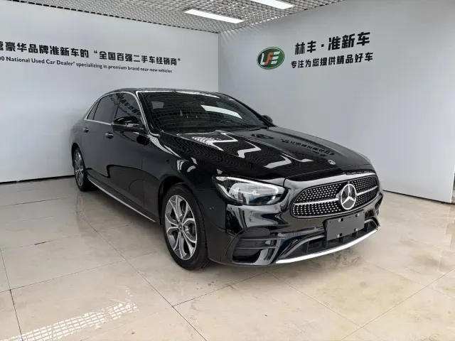 Mercedes-Benz E-Class — Фото автомобиля 4