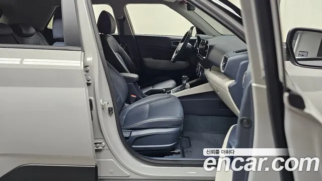 Hyundai Venue — Фото автомобиля 16